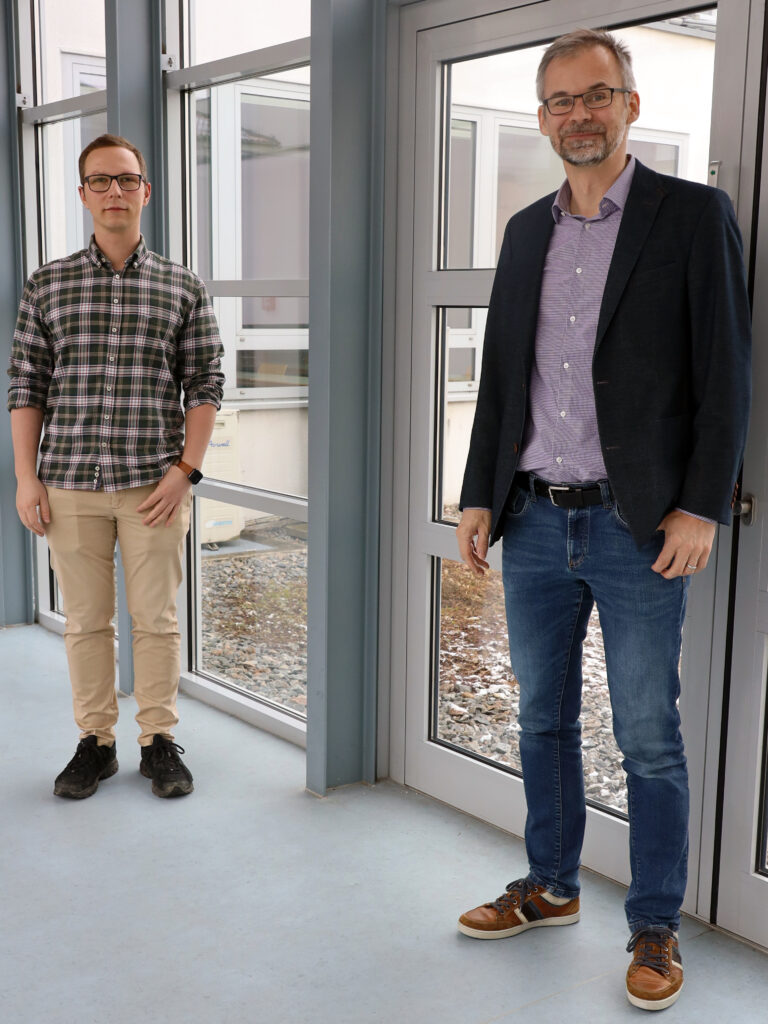 Die Wissenschaftler Prof. Dr. Andreas Breidenassel und Maximilian Reiser
